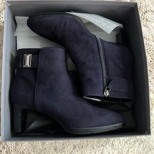 New Aquatalia Navy Suede Booties - Size 9 1/2